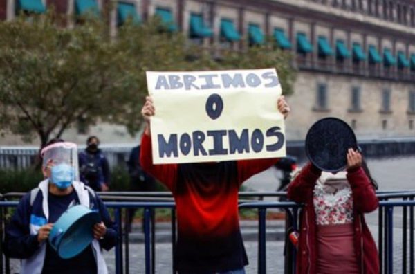 Trabajadores mexicanos protestan "Abrimos o Morimos"